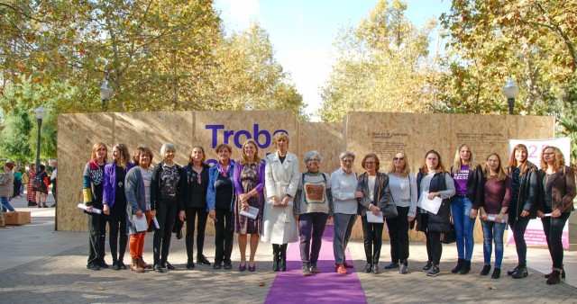 Un laberinto en el Passadís de les Arts para denunciar los tipos de violencias contra las mujeres