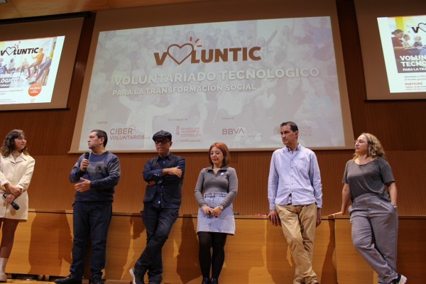 VolunTIC Valencia presenta iniciativas de voluntariado tecnológico contra la brecha digital