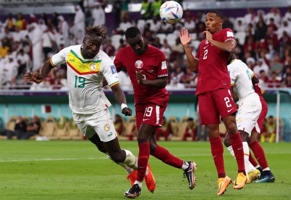 Senegal despierta a tiempo y sentencia a Catar

