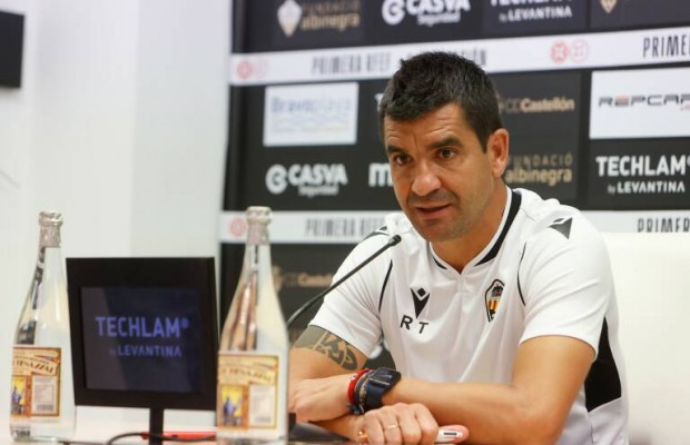 Torrecilla considera “complicado” que Dani Romera esté recuperado para el partido ante el Murcia
