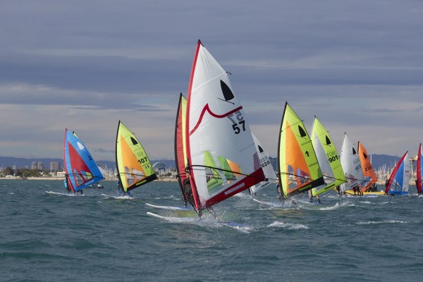 Los mejores windsurfistas del mundo se citan en el Windsurfer Valencia Mar Festival

