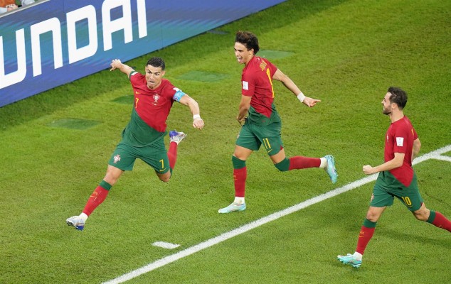    Portugal cumple con sufrimiento final


