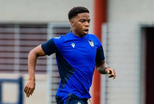 Musonda se ejercita de forma parcial junto a sus compañeros