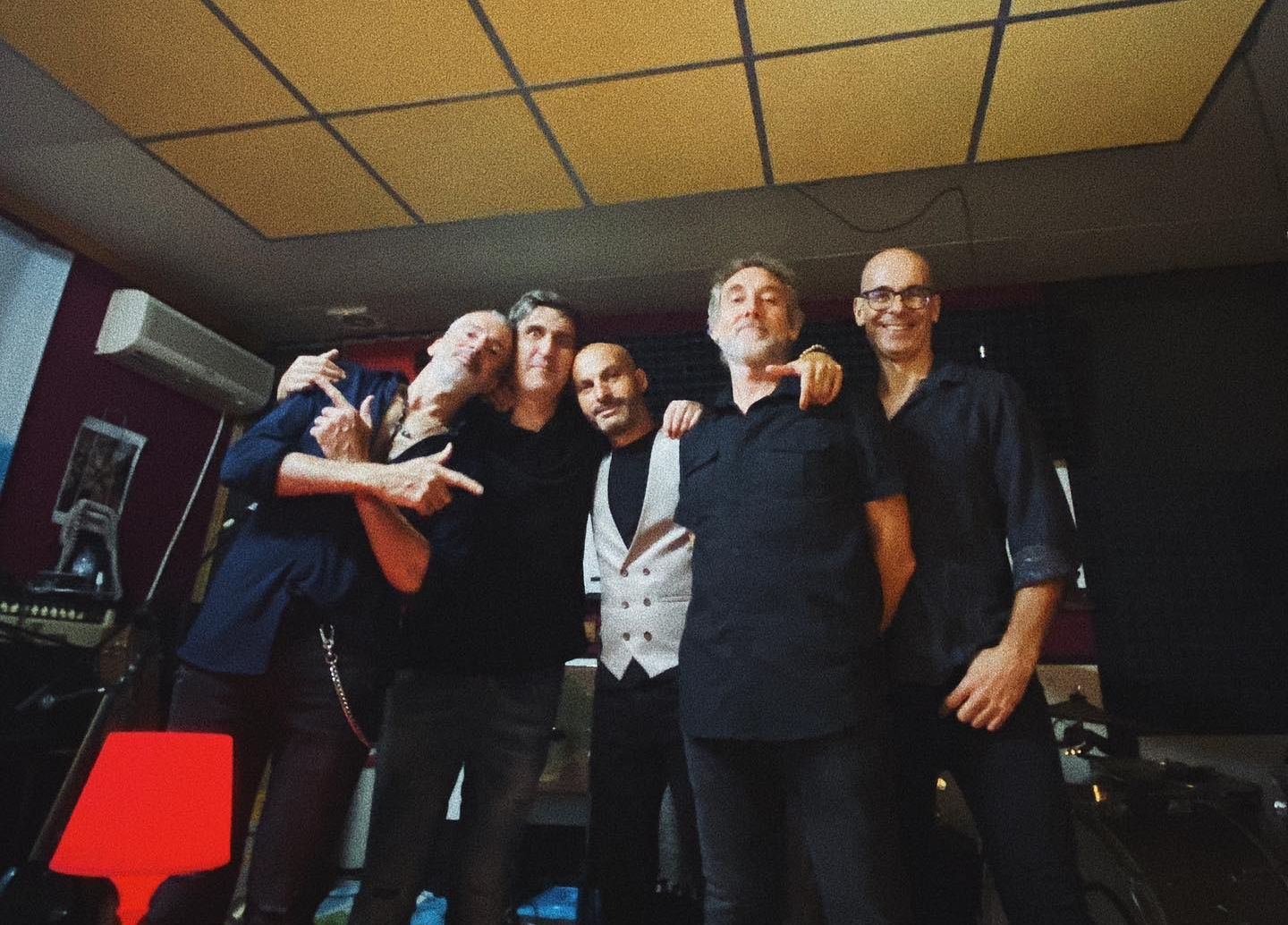 Buen rollo, pop rock y electrónica de la mano de la nueva banda  Anora Kito