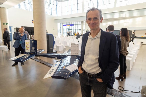 Pedro Duque cree que en el aeropuerto de Castellón se podrían 
