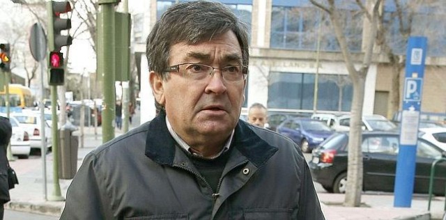 Vicente Belda, su hijo y 
