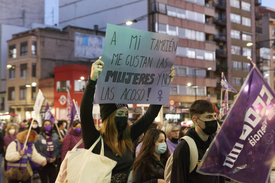 Del 'mansplaining' a la agresión sexual: lo que esconde el iceberg de la violencia de género