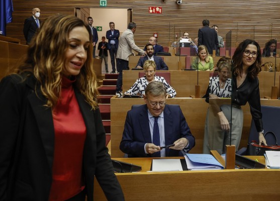 Isaura Navarro promete agilizar expedientes paralizados de renovables y 