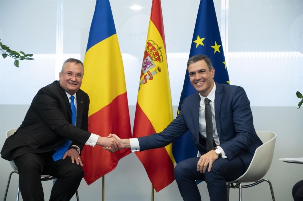 Sánchez ensalza el compromiso LGTBI al ser preguntado si la selección debe lucir ese brazalete en Qatar