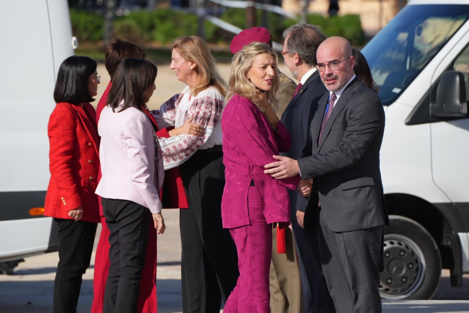La alcaldesa de Castelló, Amparo Marco, recibiendo a las autoridades. Foto: ANTONIO PRADAS - 