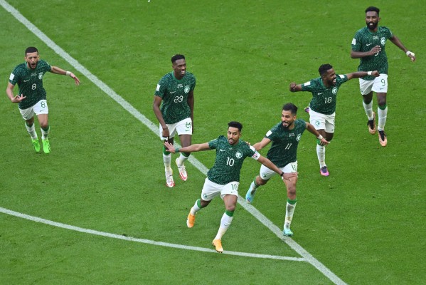 Arabia Saudí da la primera campanada del Mundial 