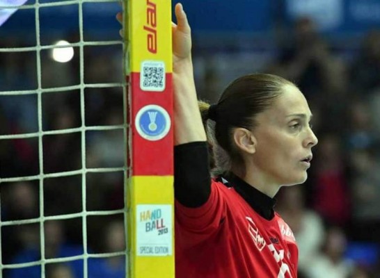 Silvia Navarro estará entre 7 y 8 meses baja tras ser operada en una rodilla
