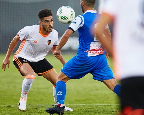 El Mestalla mereció más en la disputada derrota contra el Badalona