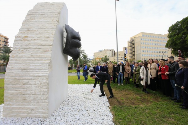 Alicante homenajea a las víctimas y héroes de la covid-19
