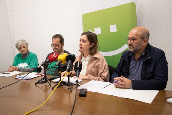  Compromís y la PAH reclaman en Elche que la Sareb ofrezca sus activos pasen al parque público de vivienda
