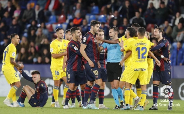 Las Palmas congela el Ciutat en el último segundo