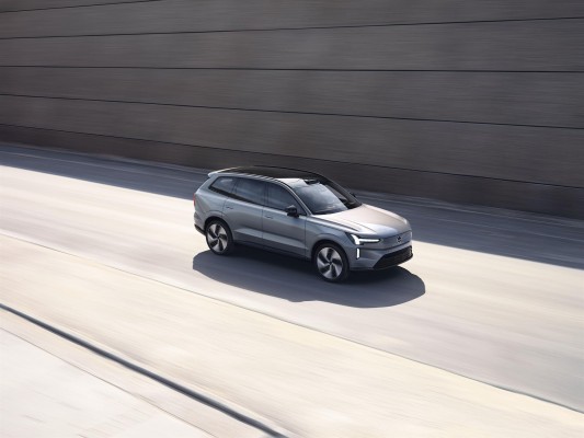 Volvo lanza el nuevo EX90, un todocamino 100% eléctrico con 600 kilómetros de autonomía y 517 caballos