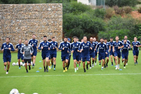 Alcalá, Arribas y Jansson bajas y Olivas y Ferreiro altas del Efesé para visitar al Mirandés 