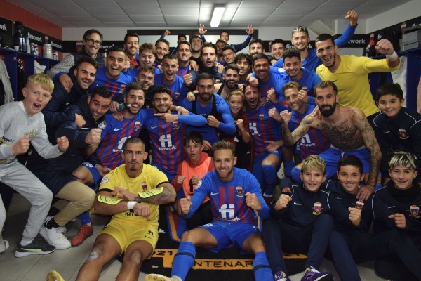 El Eldense gana y se aprovecha de la derrota del Castellón para empatar con él en la primera plaza 