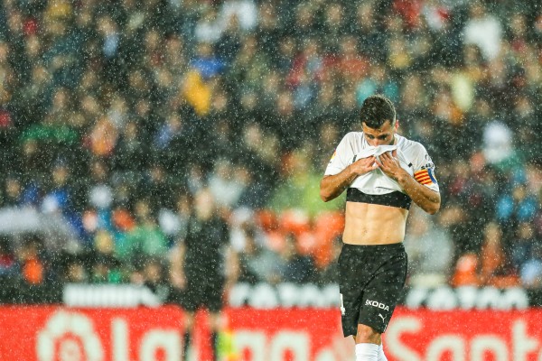 El Valencia arropa a Gayà tras su desconvocatoria para el Mundial
