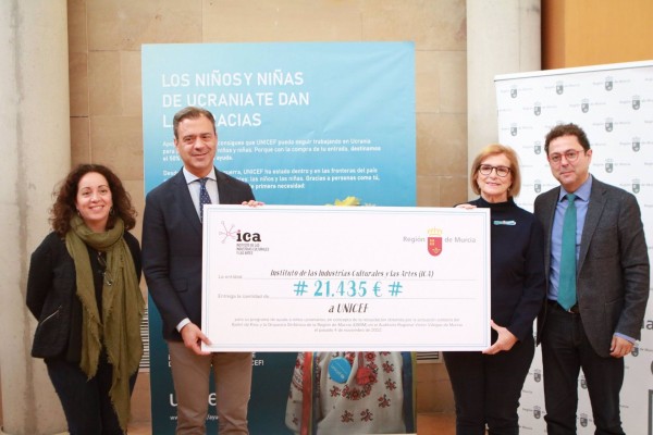 La Comunidad dona 21.400 euros de la recaudación de la Gala del Ballet del Kiev para ayudar a familias de Ucrania
