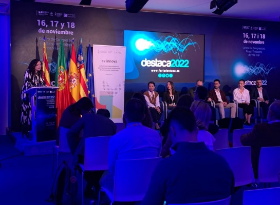 CV innova demuestra que elefantes y gacelas bailan juntos sin pisarse
