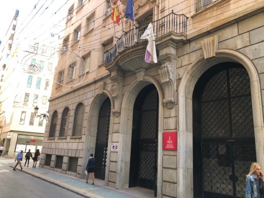 Sanidad activa su primera gran obra en Alicante: reorganiza servicios en el consultorio del Centro