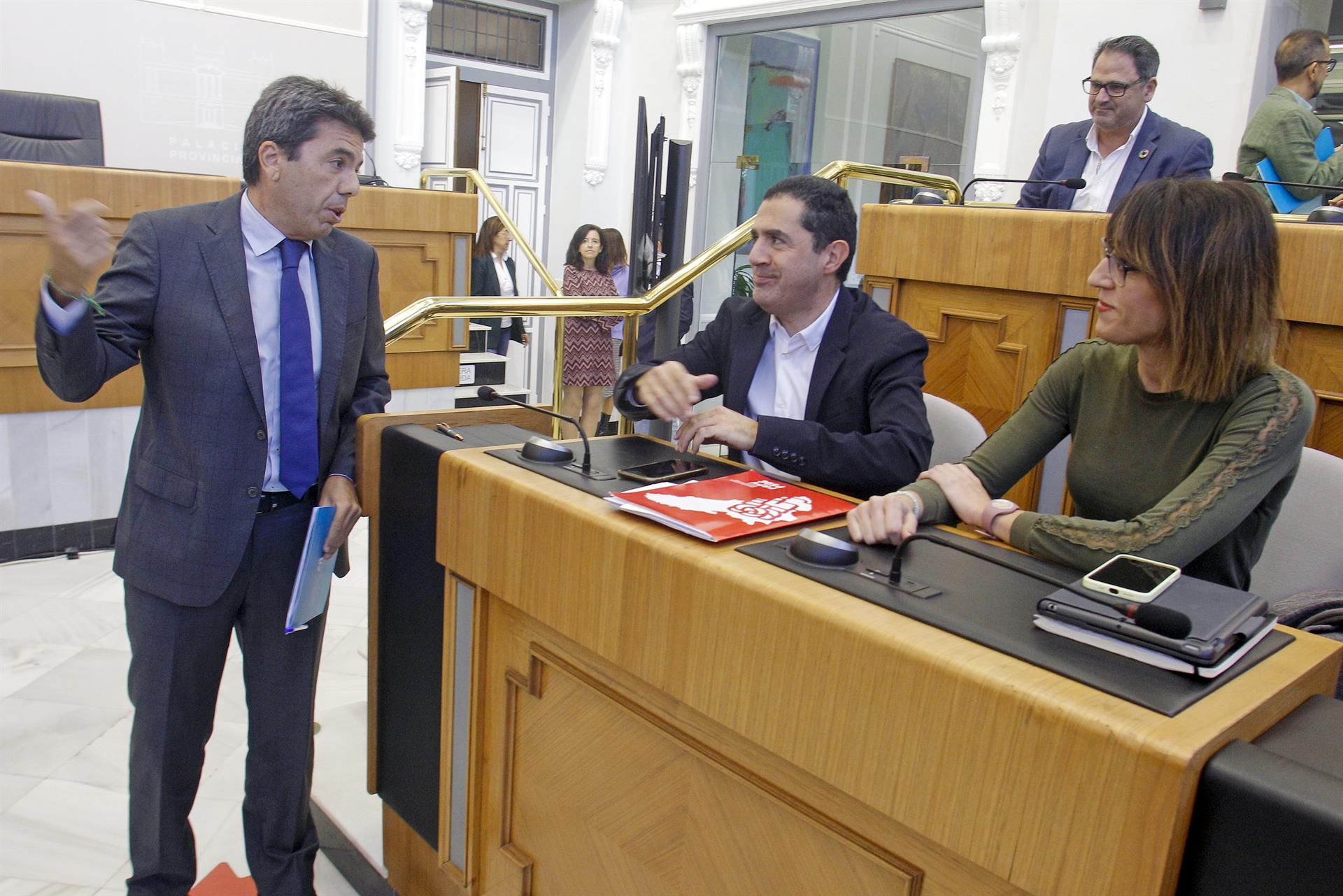 Mazón anuncia más ayudas para 2023 entre los reproches sobre la corrupción y la gestión del Botànic