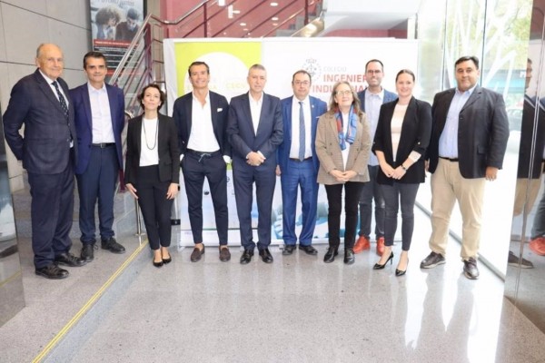Climent aboga por fomentar las renovables y difundir la 