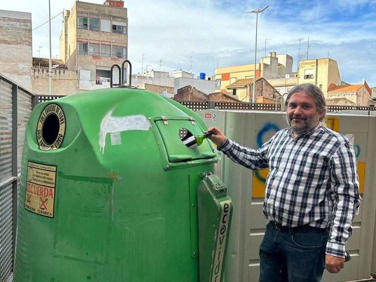 Burriana instala otros 39 contenedores de vidrio en la zona marítima y el centro