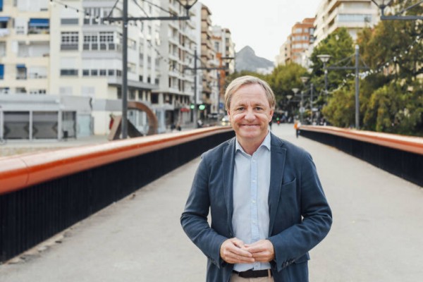 El PP inicia la carrera electoral en Gandia y Paterna mientras no desvela alcaldables en otras localidades