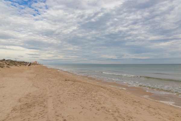 Cullera garantizará el suministro de agua potable al Mareny de Sant Llorenç
