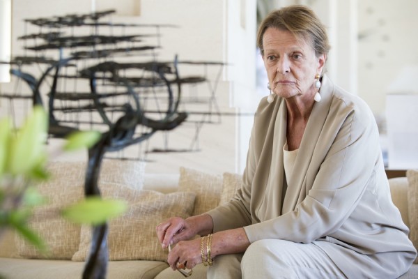 El juez reduce las medidas cautelares a Helga Schmidt por su estado de salud