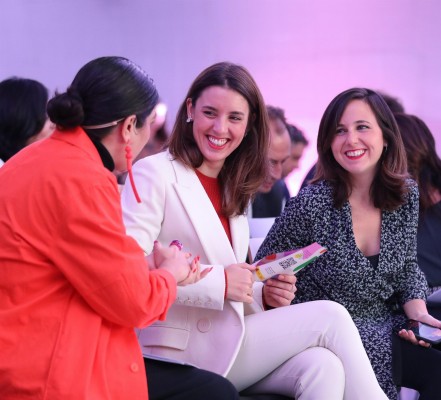 Feministas socialistas piden la dimisión de Montero por la Ley 'solo sí es sí'