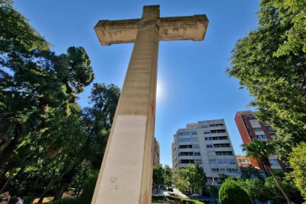 Castelló da otro paso más y despeja el camino legal para que Vainsa retire la cruz de Ribalta