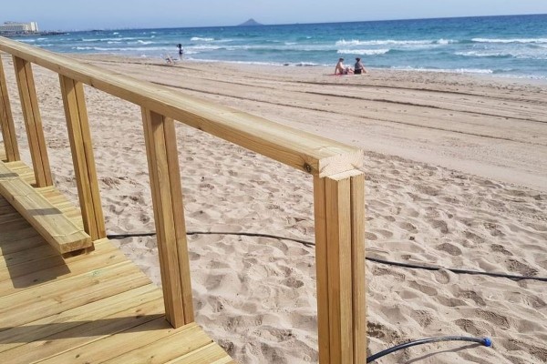 Equidesa se queda con el contrato  de suministro de material y mobiliario en la costa de Cartagena