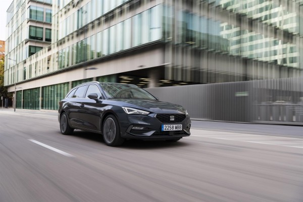Seat refuerza la gama del León con el motor TSI de 130 caballos en el acabado FR