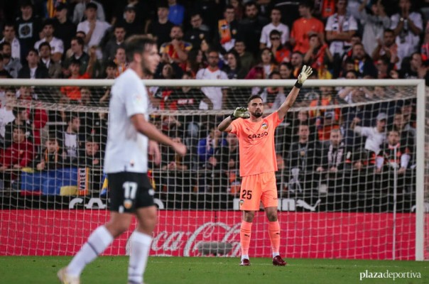 La Juventus desinfla su interés en Mamardashvili y apunta a Guglielmo Vicario