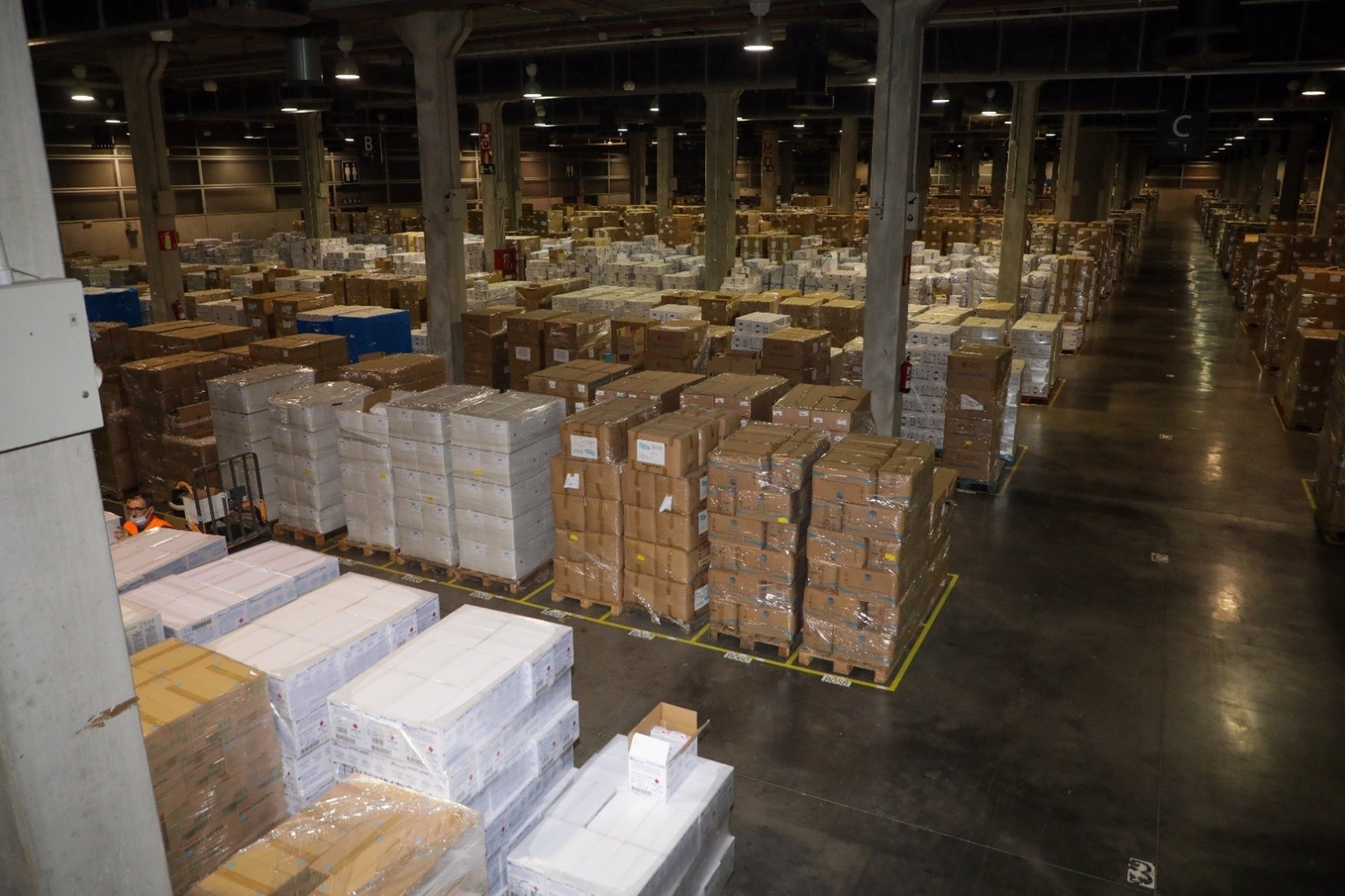 Reserva estratégica de material sanitario de la Generalitat Valenciana en Feria València. Foto: GVA/ARCHIVO - 