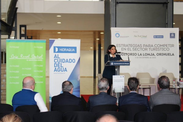 La Generalitat anuncia una plan turístico para la Vega Baja en pleno debate sobre las marcas