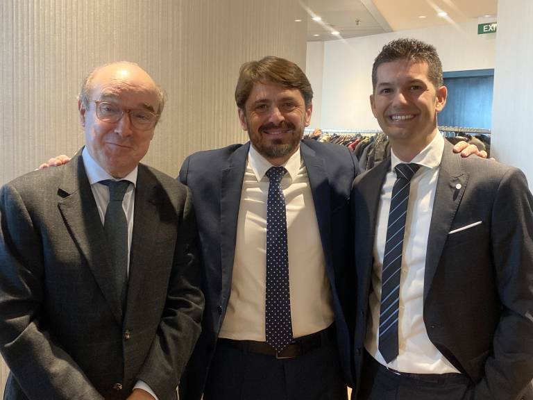 Fede Fuster, a la derecha, con Toni Mayor y Jorge Marichal, en junio. Foto: AP - 