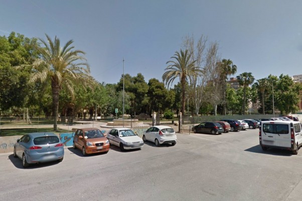 El parque público del Plan Rambla de Cartagena se cierra este lunes para resembrar el césped