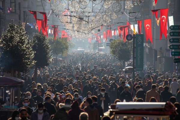 Al menos seis muertos y 81 heridos por una potente explosión en Estambul