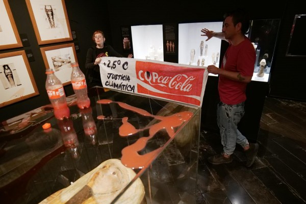 Atacan con 'sangre falsa' varias piezas del Museo Egipcio de Barcelona