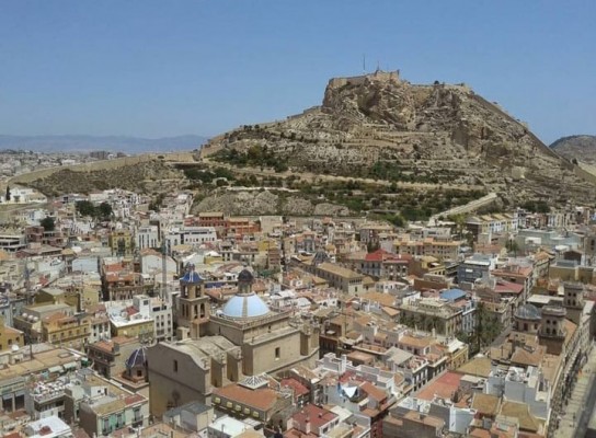 ¿Un parque de atracciones en el castillo Santa Bárbara?