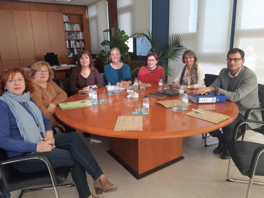 La Fundación Isonomia programa un taller y una exposición fotográfica en los IES de la Vall d'Uixó
