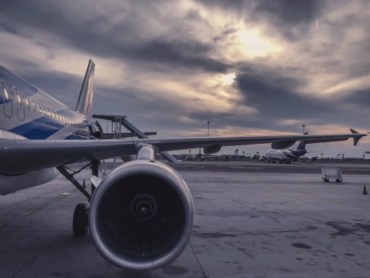 Un proyecto en el que participa la UPV busca motores limpios y sin tanto hollín para aviación