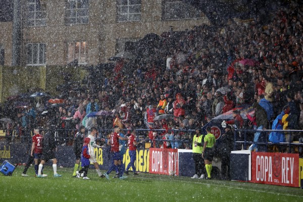 La opción de Alessio Lisci para el banquillo del Elche se abre paso bajo la lluvia y el granizo