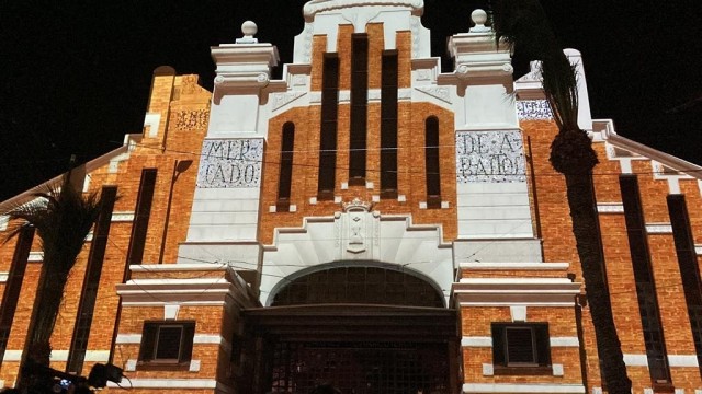 Así ha sido el vídeomaping de centenario del Mercado Central de Alicante 