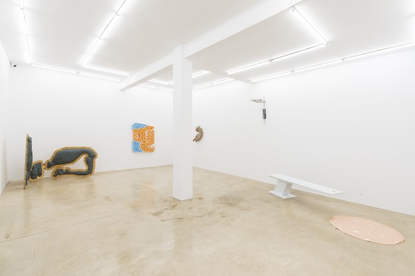 Hinchables, alfombras y columpios para reflexionar sobre el arte desde las periferias
